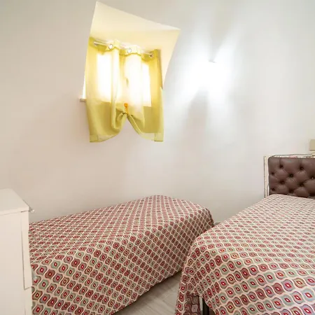 2 Bedroom Gorgeous In Vakantiehuis Sciacca