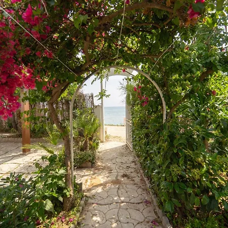 2 Bedroom Gorgeous In *
